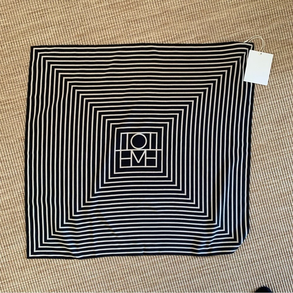NWT Toteme Signature Monogram Logo Silk Square Tie Scarf Headband Black Beige